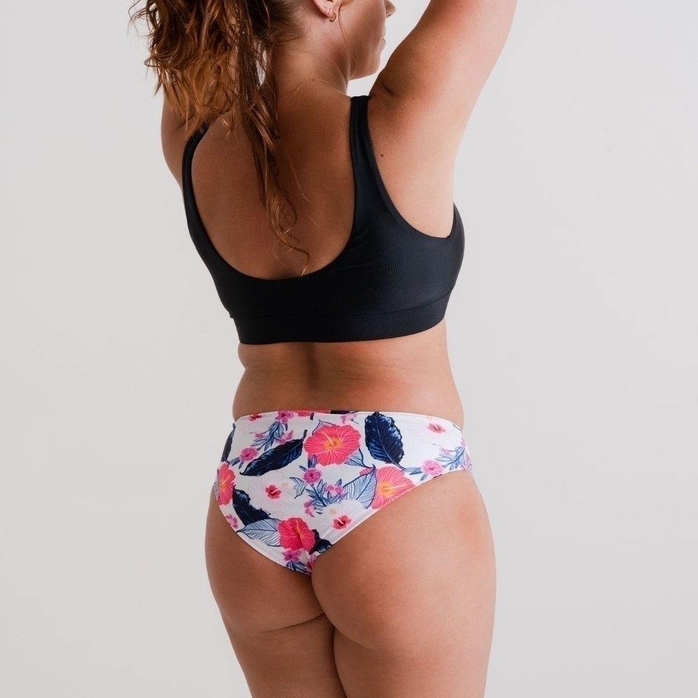 Athletic Scoop Bikini Top Black NWT - Picture 13 of 15